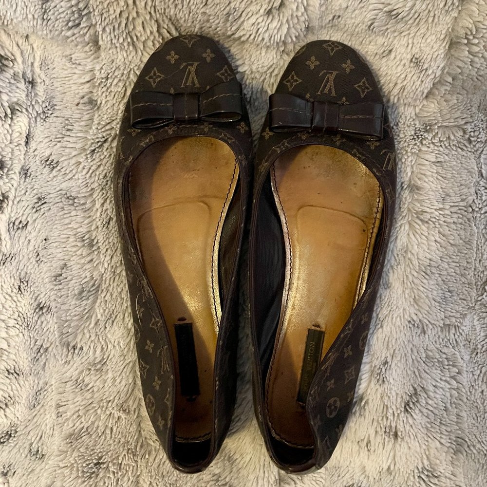 Louis Vuitton Logo Ballerinas
